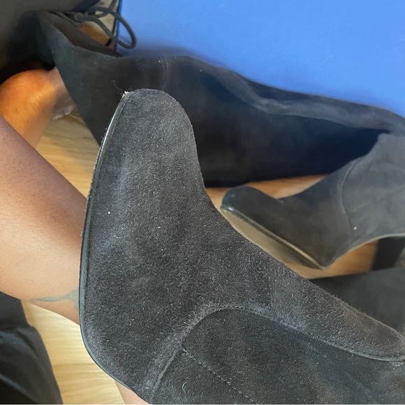 STUART WEITZMAN HIGHLAND BLACK SUEDE OVER THE KNEE BOOTS, Size 9 - Picture 5 of 9